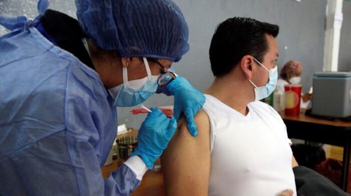 Imagen referencial. La vacunación contra el covid-19 es obligatoria en Ecuador desde este 23 de diciembre del 2021. Foto: Patricio Terán / EL COMERCIO.