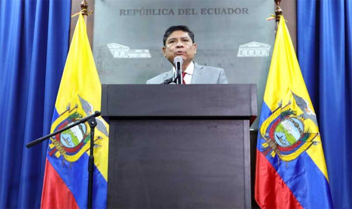 El portavoz de la Presidencia, Carlos Jijón, durante una rueda de prensa este 22 de diciembre del 2021. Foto: Twitter Comunicación Ecuador