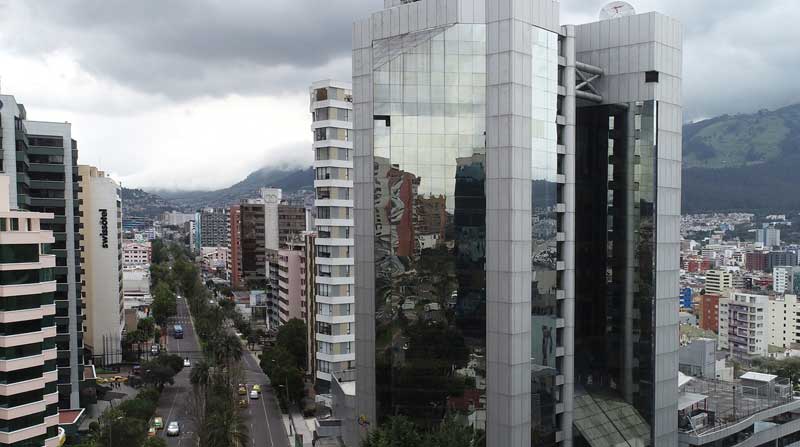 Hasta la Corte Nacional de Justicia y al Complejo Judicial, en el norte de Quito, acuden diariamente decenas de ciudadanos. Foto: Diego Pallero / EL COMERCIO