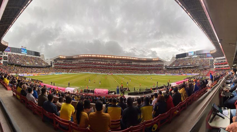 Imagen del estadio Rodrigo Paz Delgado el 27 de enero del 2022 en el cotejo Ecuador vs. Brasil. Foto: Patricio Terán / EL COMERCIO