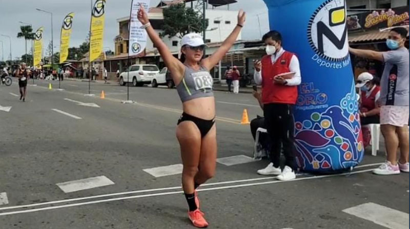 Glenda Morejón ganó en los 20 km marcha en el Interclubes de Machala el 8 de enero del 2022. Foto: Twitter @DeporteEc