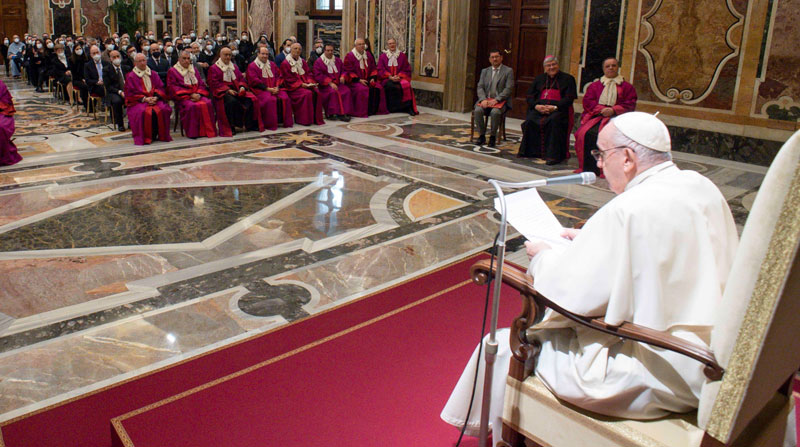 El papa Francisco cuestionó a las personas que evaden los impuestos. Foto: EFE