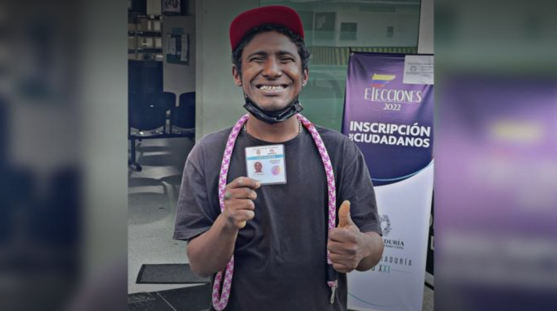 El hombre de nacionalidad colombiana logró tramitar su documento de identidad. Foto: captura de pantalla
