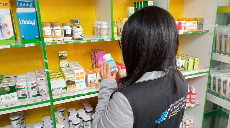 Arcsa explica que los productos medicinales naturales también deben cumplir todas las normas de calidad y seguridad. Foto: Arcsa