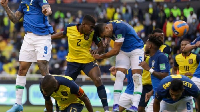 Ecuador empató ante Brasil en el estadio Rodrigo Paz Delgado, en Quito, en un partido lleno de polémicas. Foto: Twitter 'La Tri'