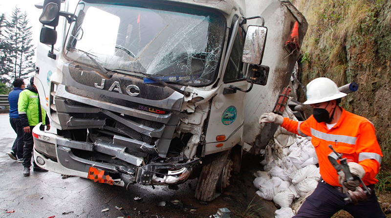 El conductor del camión no se encontraba en el lugar del siniestro. Foto: Galo Paguay / EL COMERCIO