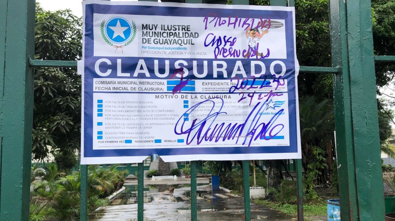 Guayaquil clausuró los tres colegios en los que la ministra de Educación, María Brown, constató el retorno voluntario de clases presenciales. Foto: Enrique Pesantes / EL COMERCIO