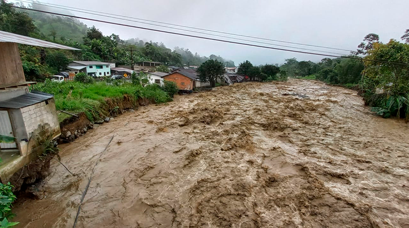 Las lluvias produjeron el aumento del caudal del río Quindigua. Foto: Cortesía Junta parroquial de El Tingo