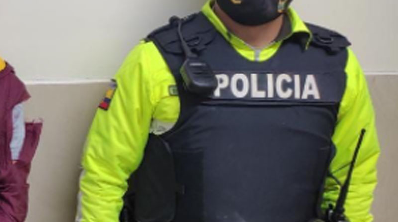 Imagen referencial. El uso indebido de uniformes policiales o militares se sanciona con cárcel en Ecuador. Foto: Twitter