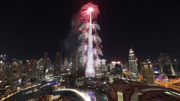 En los fuegos artificiales, el país dio la bienvenida al año nuevo. Foto: EFE