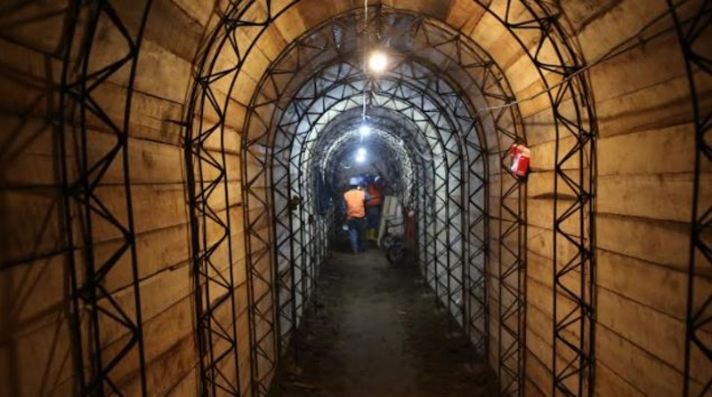 Construcción de tunel de alcantarilado en el sector de Tumbaco a cargo de la empresa Inmosolucion. Foto: Cortesía Epmaps