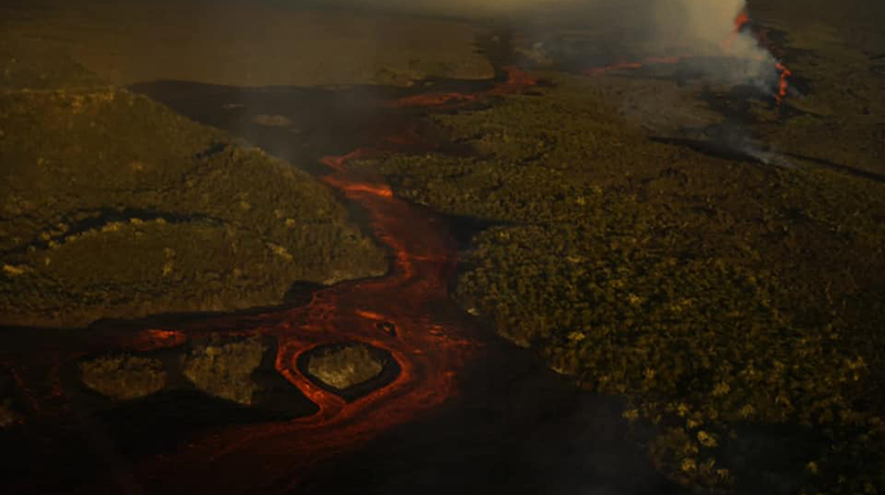 El volcán Wolf entró en erupción la madrugada del viernes 7 de enero del 2022. Foto: Facebook Parque Nacional Galápagos