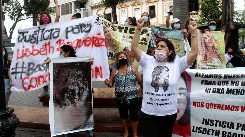Plantón frente a la Fiscalía sobre el caso de Lisbeth Baquerizo. Foto: Archivo / Mario Faustos / El Comercio