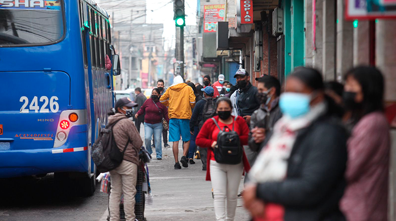 Los datos reflejan una caída en la curva de contagios, según el secretario de Salud del Municipio de Quito, Francisco Viteri. Foto: Julio Estrella / EL COMERCIO
