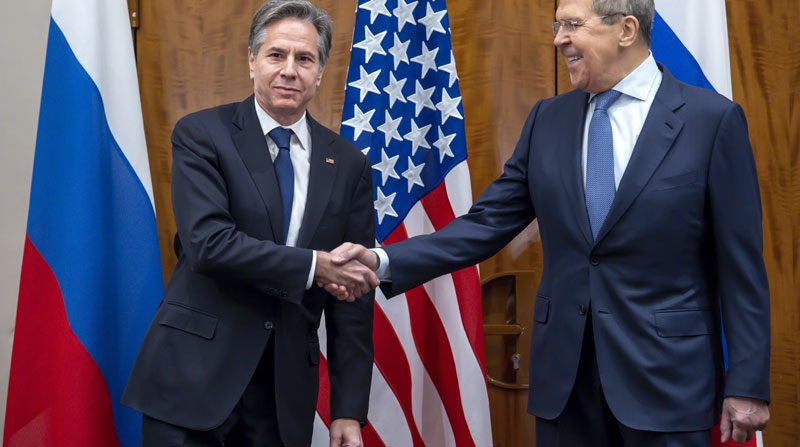 Blinken y Lavrov se reunieron para abordar la crisis generada entre Rusia y Ucrania. Foto: EFE