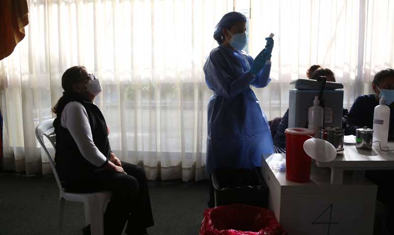 En Ecuador, 12 266 168 de personas cuentan con las dos dosis de la vacuna. Foto: Diego Pallero / EL COMERCIO