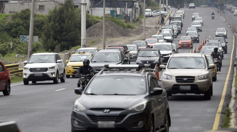 La medida de restricción vehicular Pico y placa, que se aplica en Quito, tiene excepciones que fueron mencionadas por la AMT. Foto: Archivo EL COMERCIO