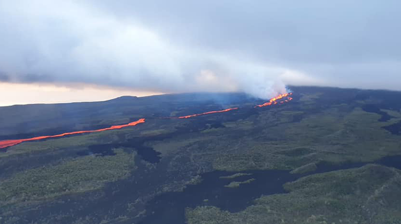 El magma ha recorrido unos 15 kilómetros desde que se inició la actividad volcánica. Foto: Facebook Parque Nacional Galápagos
