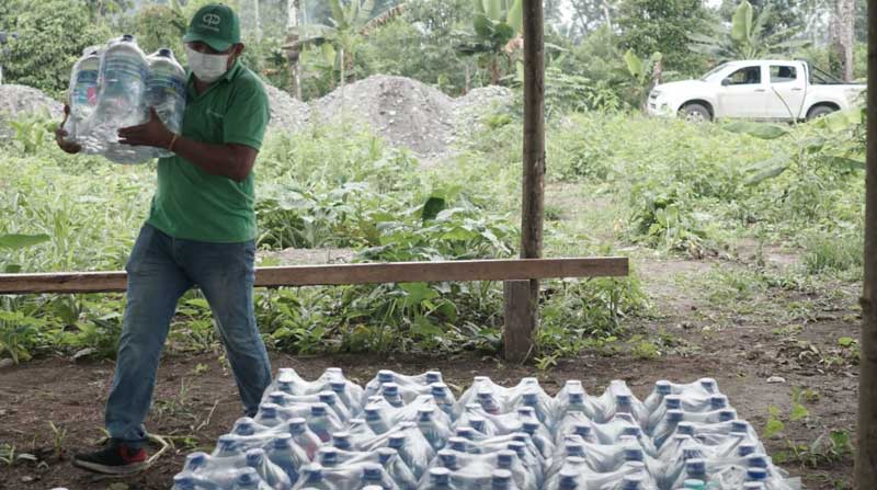 OCP Ecuador entrega 86.123 litros de agua a comunidades amazónicas como medida de compensación ante el derrame de crudo. Foto: Cortesía