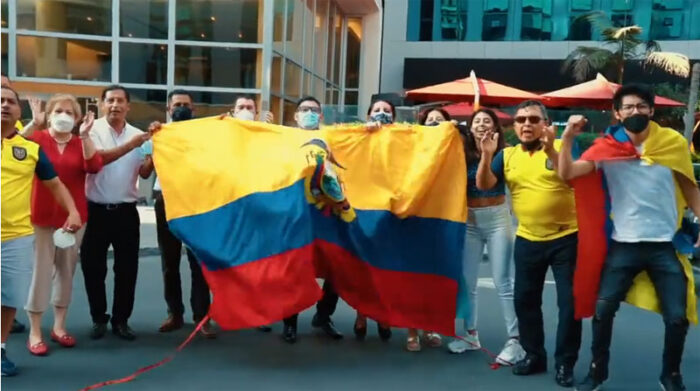 Hinchas ecuatorianos respaldan a la Tri en Lima, el 1 de febrero del 2022. Foto: Twitter La Tri