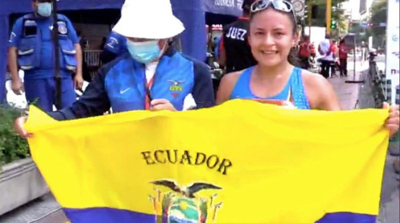 La imbabureña Glenda Morejón ganó en el Sudamericano de Lima, el 6 de febrero del 2022. Foto: Twitter @DeporteEc