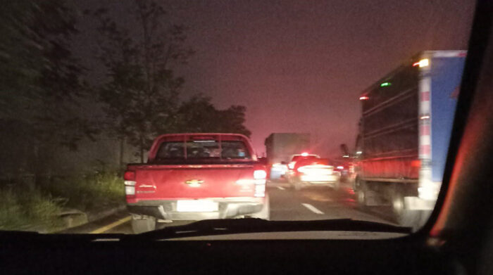 Alto tráfico se registra en la avenida Simón Bolívar. Foto: @FRANCISCOASIMB2