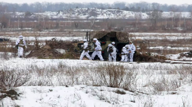 Miembros del Ejército de Ucrania durante unas maniobras en la región de Jarkov. Foto: Europa Press