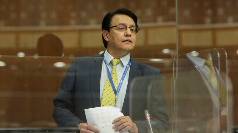 El asambleísta Fernando Villavicencio (Ind.) presentó una queja ante la presidenta de la Asamblea, Guadalupe Llori (PK). Foto: Asamblea Nacional / Flickr