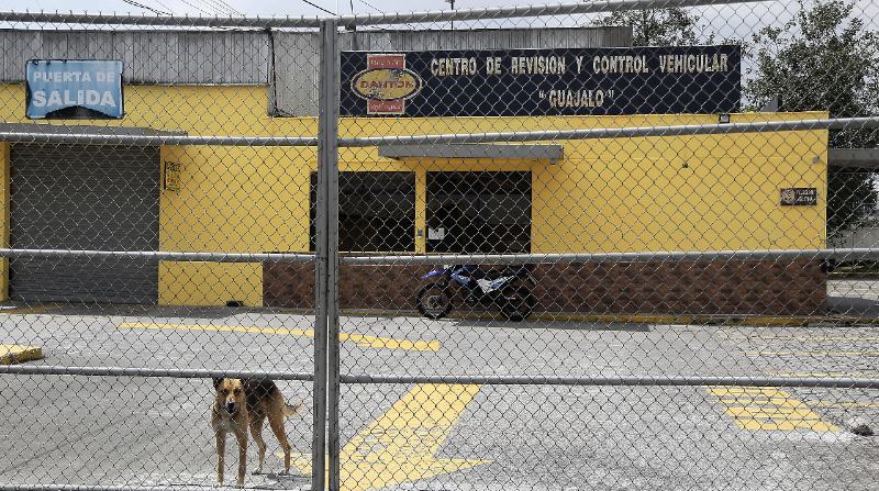 Los centros de revisión vehicular de Guamaní y Guajaló se encuentran fuera de servicio. Foto: Diego Pallero / El Comercio