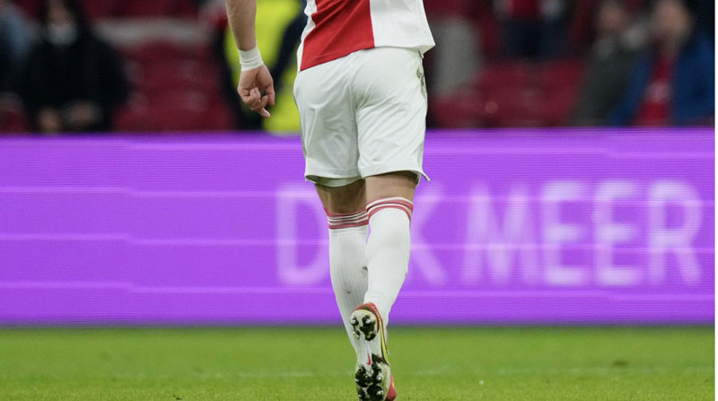 Imagen referencial. Un jugador juvenil de Ajax es señalado por una denuncia de violación. Foto: Twitter Ajax