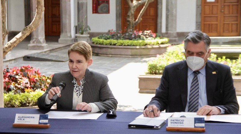La ministra de Gobierno, Alexandra Vela, se refirió este 2 de febrero del 2022, a las remuneraciones y compensaciones para la Policía Nacional. Foto: Ministerio de Gobierno