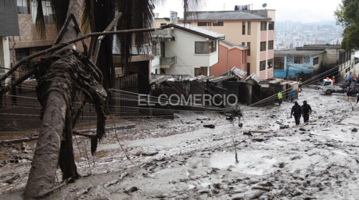 Víctimas, casas afectadas e infraestructura pública colapsada dejó el aluvión en La Gasca, norte de Quito. Foto: Patricio Terán/ EL COMERCIO