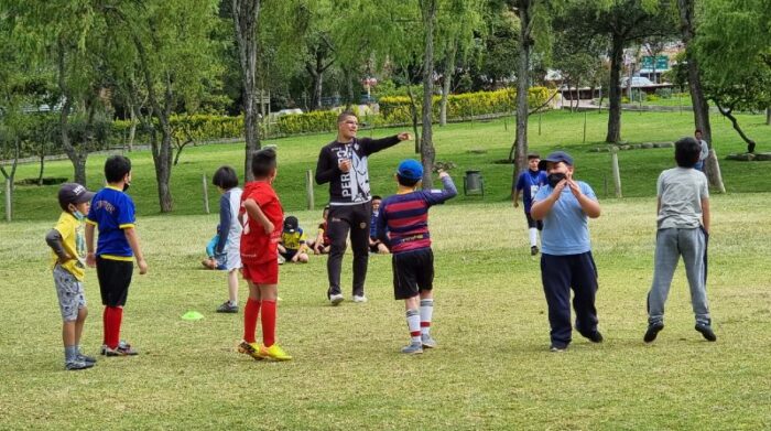 En Cuenca hay colonias promovidas por el Municipio para desarrollar actividades deportivas con los niños para el periodo vacacional. Foto: Lineida Castillo / El Comercio