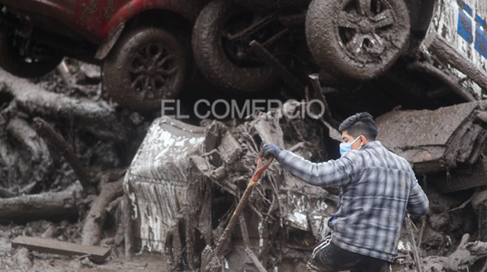 Los moradores de La Gasca se sumaron a las labores de búsqueda y rescate. Foto: Patricio Terán / EL COMERCIO