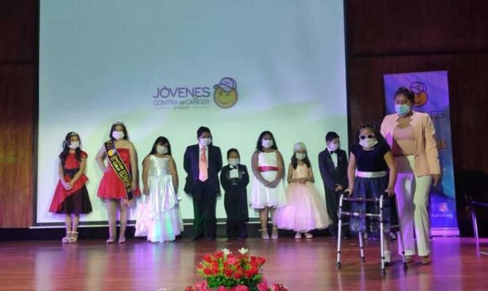 13 niños y jóvenes participaron este jueves 3 de febrero del 2022 en la Pasarela de los sueños. Foto: cortesía Fundación Jóvenes contra el Cáncer
