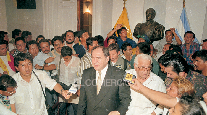 El gobierno de Abdalá Bucaram estuvo marcados por acusaciones de corrupción. Foto: Archivo / EL COMERCIO