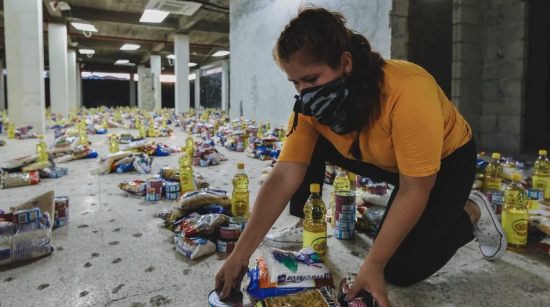 Más de 1 600 kits con artículos de primera necesidad fueron enviados por el Cabildo porteño a Quito, La Maná, Balao y Quevedo. Foto: Municipio de Guayaquil