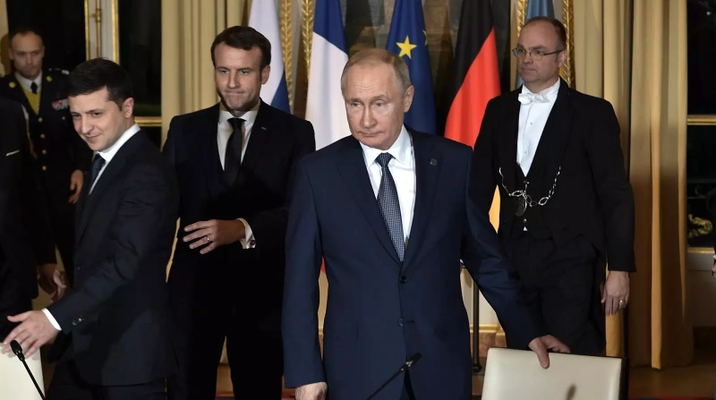 Volodimir Zelenski, Emmanuel Macron y Vladimir Putin en 2019, durante una reunión del Cuarteto de Normandía. Foto: DPA / Kremlin / Archivo