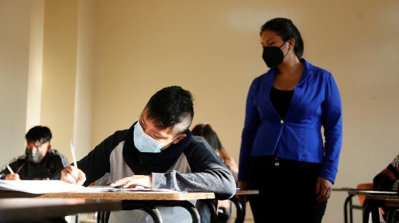 Imagen referencial. Estudiantes reciben nivelación continua y permanente en 2 000 instituciones educativas del país. Foto: Diego Pallero / EL COMERCIO.
