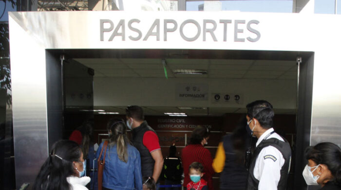 Los usuarios que requerían el servicio exprés para obtener el pasaporte podían cercarse directamente a dos oficinas del Registro Civil en Quito y Guayaquil. Foto: Archivo/ EL COMERCIO
