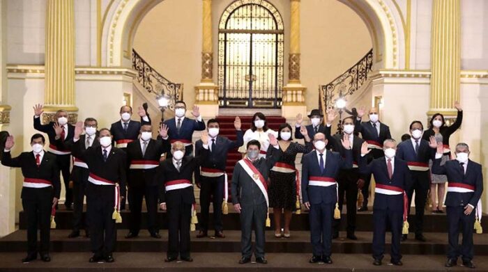 El jefe de Estado, Pedro Castillo, tomó juramento a los integrantes del nuevo Gabinete Ministerial. Foto: @presidenciaperu