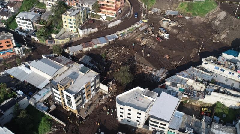 De 174 viviendas evaluadas, 24 tienen afectaciones en el primer piso y ocho están colapsadas, según el último reporte del COE de Quito. Foto: Patricio Terán / EL COMERCIO