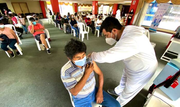 China apoyó a Ecuador con el 52% de las vacunas contra el covid-19 que se han aplicado, según el Ministerio de Salud. Foto: archivo / EL COMERCIO
