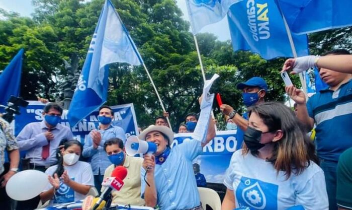 Los líderes del movimiento en formación Somos Agua recorrieron Guayas, para recoger firmas de respaldo. Foto: Cortesía Somos Agua