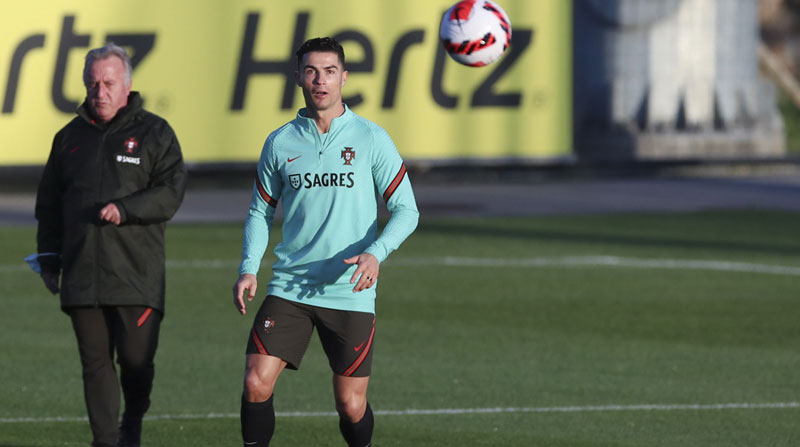 Cristiano Ronaldo en un entrenamiento con la selección de Portugal. Qatar 2022 será el quinto mundial del 'Bicho'. Foto: EFE