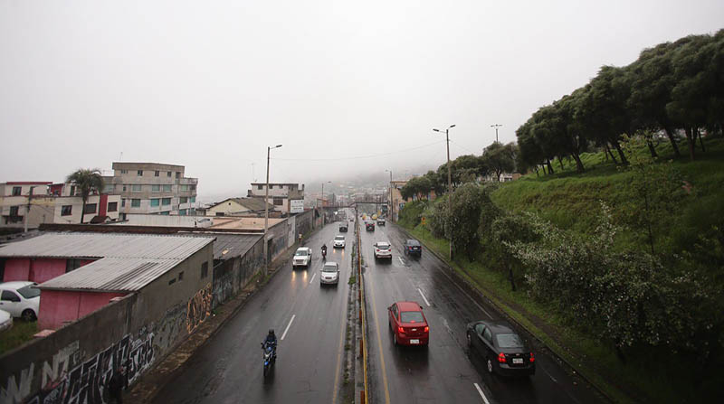 Hoy Quito amaneció con lluvia y bajas temperaturas. Foto: Julio Estrella/El COMERCIO