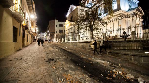 Durante los enfrentamientos entre policías y manifestantes, distintas edificaciones y estructuras de Quito resultaron afectadas. Foto: Archivo / EL COMERCIO