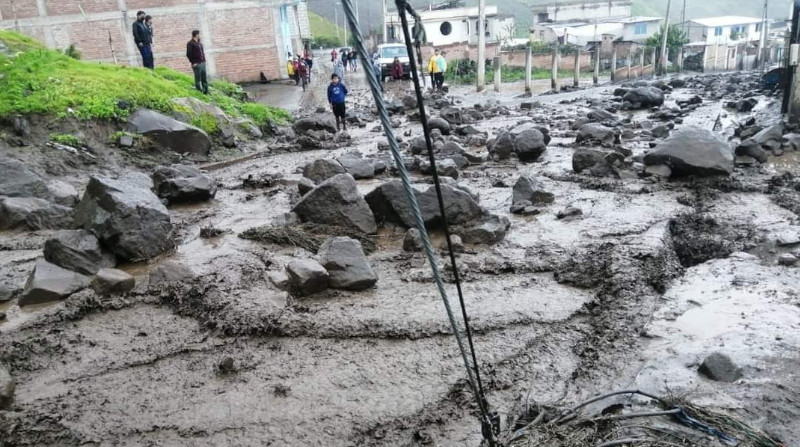 Al menos 50 casas del barrio La Elegancia del cantón Alausí, en Chimborazo, fueron afectadas por un aluvión. Foto: Cortesía