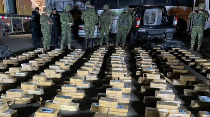 Militares decomisaron un cargamento de droga en Sucumbíos. Foto: Cortesía FF.AA.