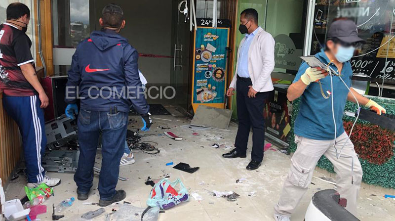 El estruendo de la explosión alarmó a los residentes del sector de Tababela, en donde ocurrió el asalto. Foto: EL COMERCIO